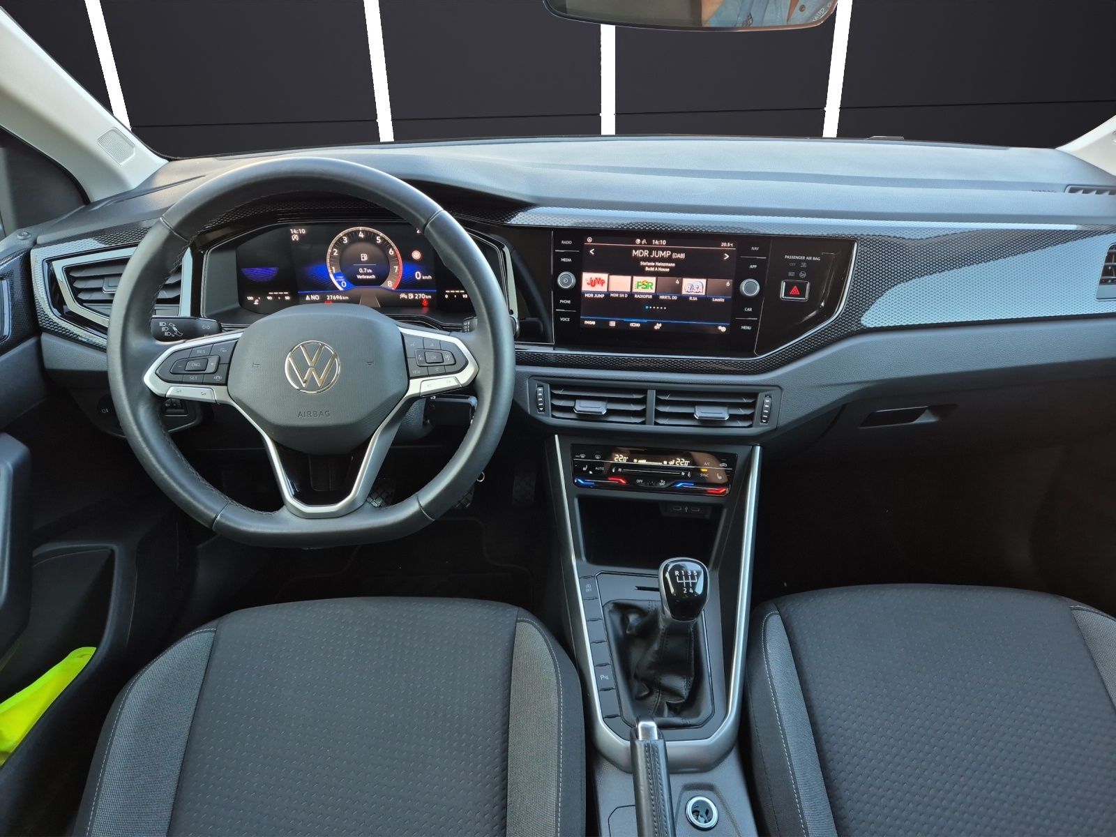 Fahrzeugabbildung Volkswagen Polo 1.0 Life LED Navi AID GRA PDC SH