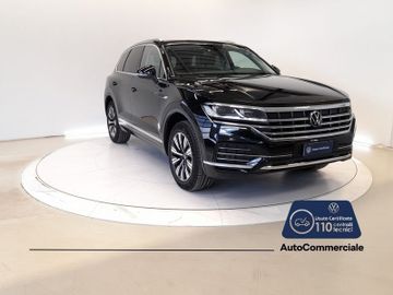 Volkswagen Touareg - 1