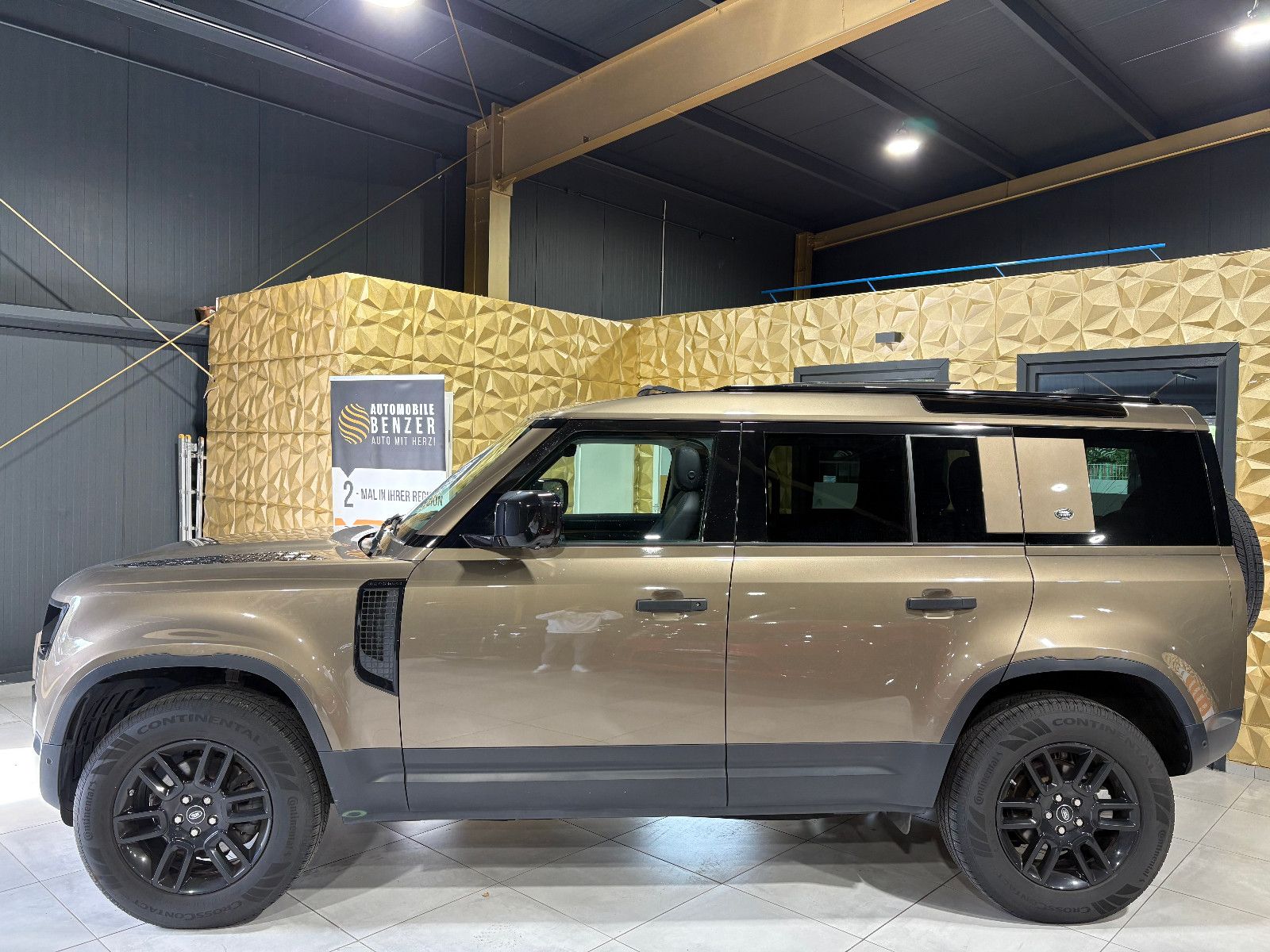 Fahrzeugabbildung Land Rover Defender 110 S/360°/NAVI/PANO/APPLE/ACC/SHZ