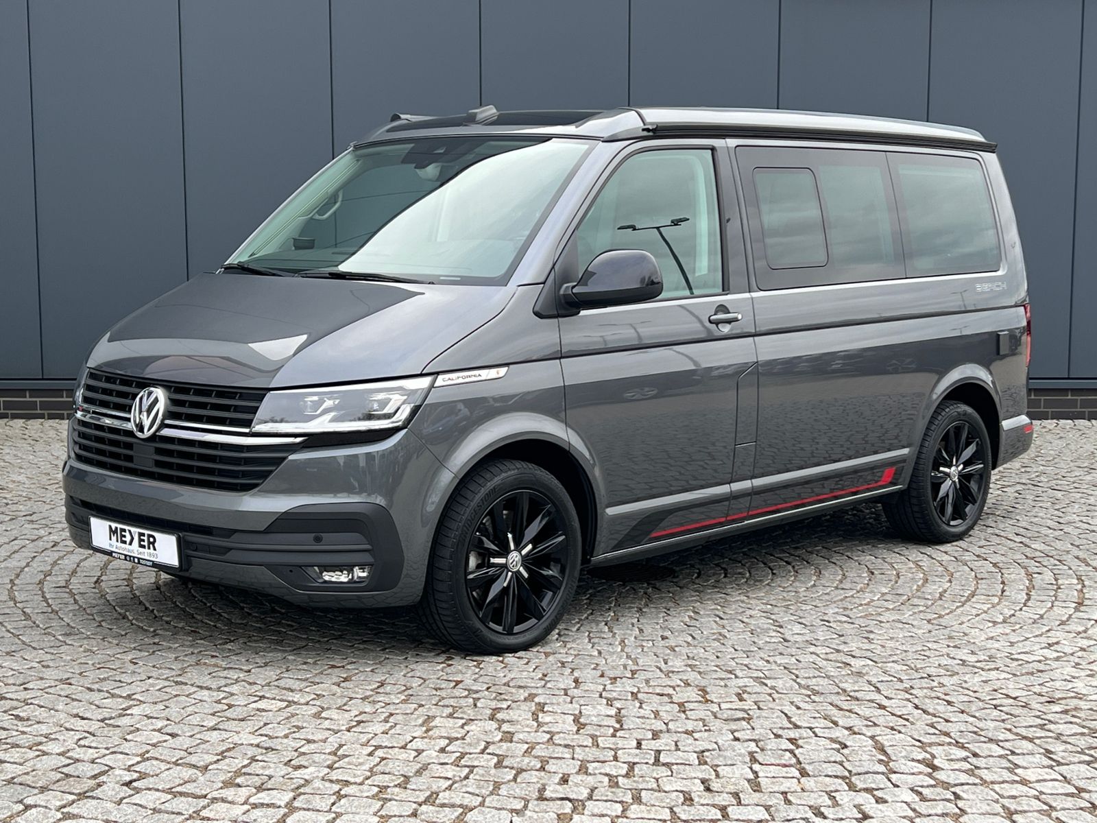 Fahrzeugabbildung Volkswagen T6.1 California Beach Tour Edition 2.0 TDI DSG 4