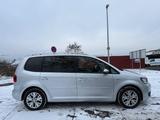 Volkswagen Touran 1.6 TDI AHK*BI-XENON*360°-PDC*TEMP*SiHZ* - VW Touran Gebrauchtwagen in Mainz