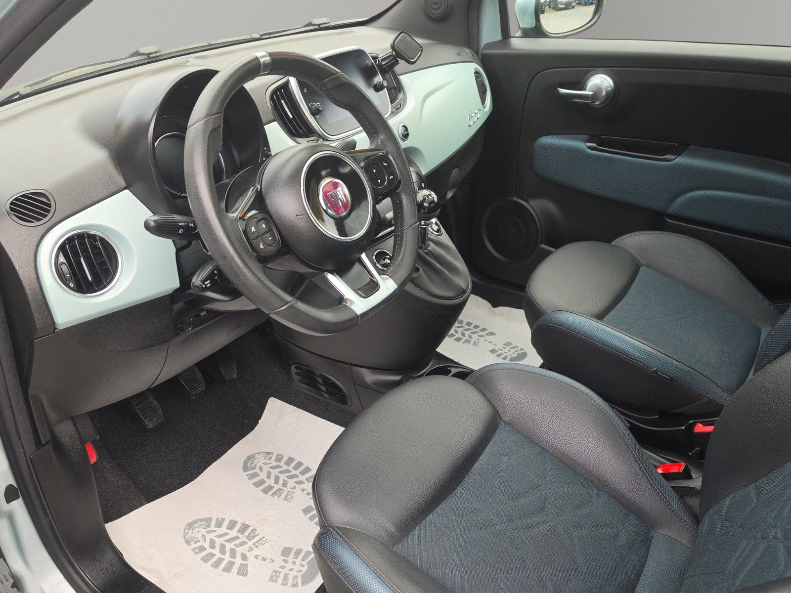 Fahrzeugabbildung Fiat 500 Launch Edition Panorama-Dach  Apple Carplay