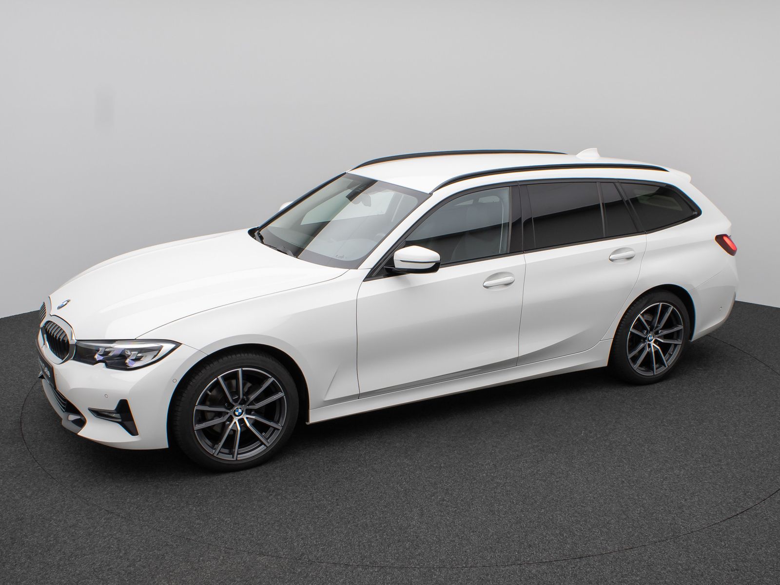 Fahrzeugabbildung BMW 320d Sport Line Kamera DAB HiFi DrivAssist Alarm