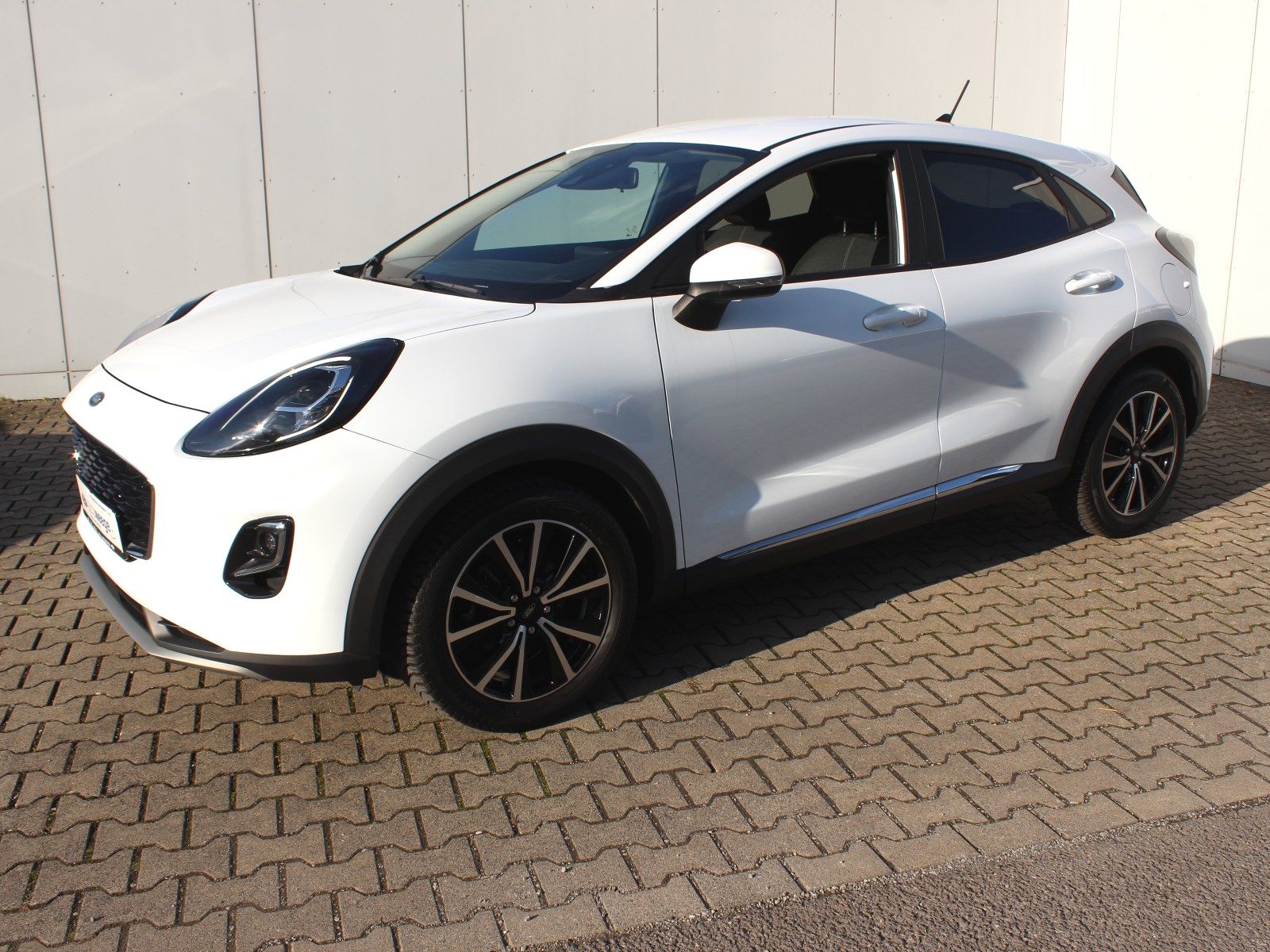 Fahrzeugabbildung Ford Puma Titanium 1,0 EcoBoost Mild Hybrid