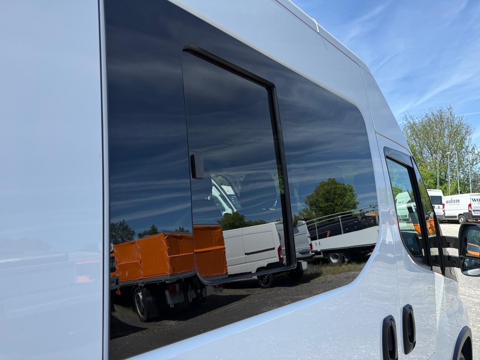 Fahrzeugabbildung Iveco Daily 35S18HA8 CRV/P Multicab