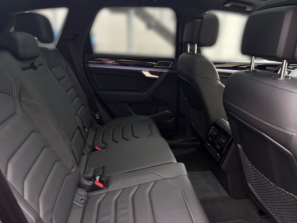 Volkswagen Touareg 3.0 TSI R-Line 4M MATRIX PANO BLACK AIR foto 13