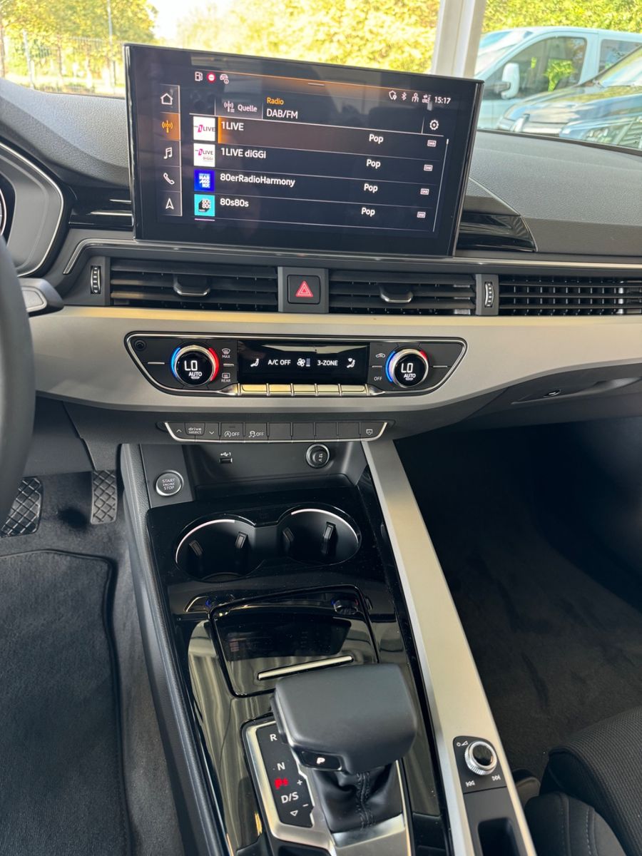 Fahrzeugabbildung Audi A4 Lim. 35 TFSI advanced/ERST 661 km GesamtLaufl