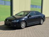 Volkswagen Jetta VI 2.0 TDI Highline/Alu 17/SHZG/PDC - schwarze Volkswagen Jetta