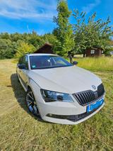 Skoda 2.0 TDI DSG SportLine Combi/1. Hand /DCC/AHK - Skoda Superb von privat