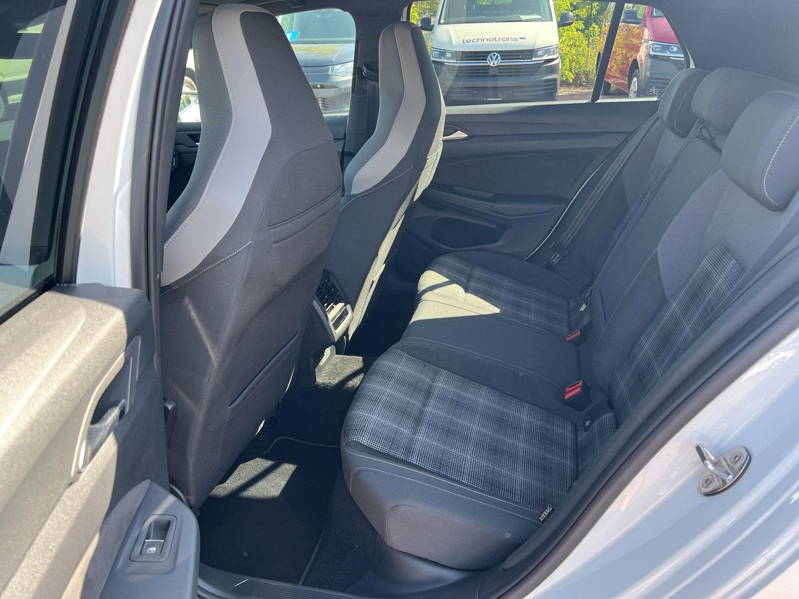 Volkswagen Golf VIII GTD DCC MATRIX APP KAMERA PANO 19", миниатюра 12