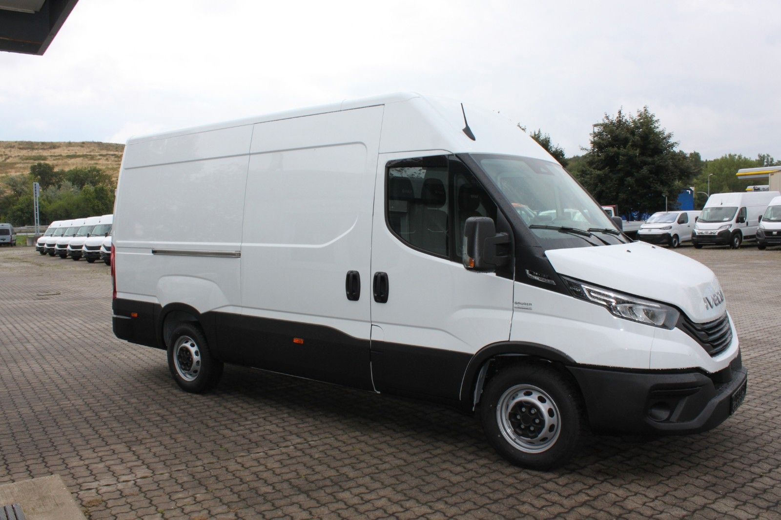Fahrzeugabbildung Iveco Daily 35S16HA8 V Radstand 3520 mm