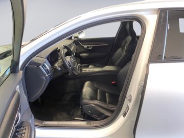 Volvo V90 Cross Country - 11
