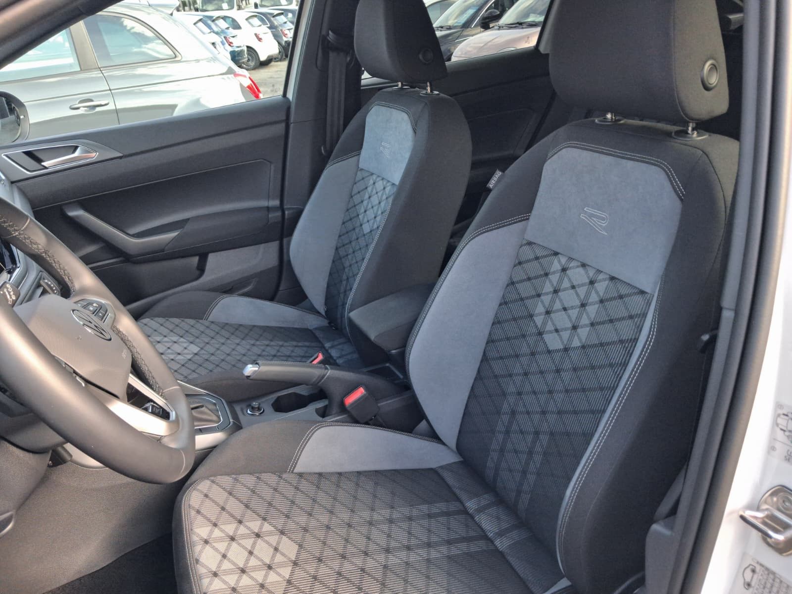 Fahrzeugabbildung Volkswagen Taigo R-Line