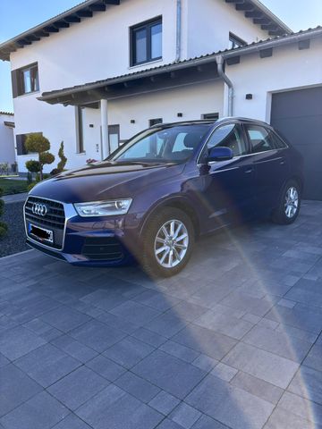 AUDI Q3 1.4 TFSI cylinder on d. S tronic design d...