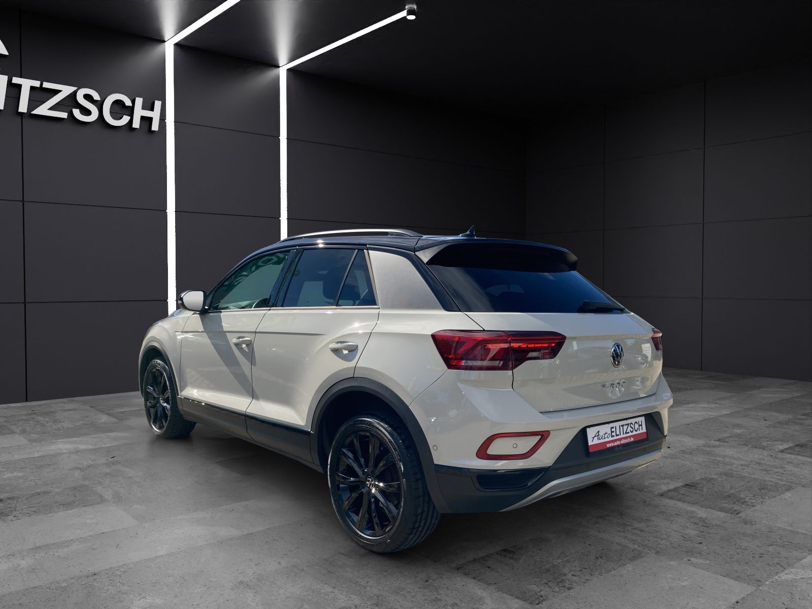 Fahrzeugabbildung Volkswagen T-Roc TSI Style DSG LED AID ACC Park-Assist SH L