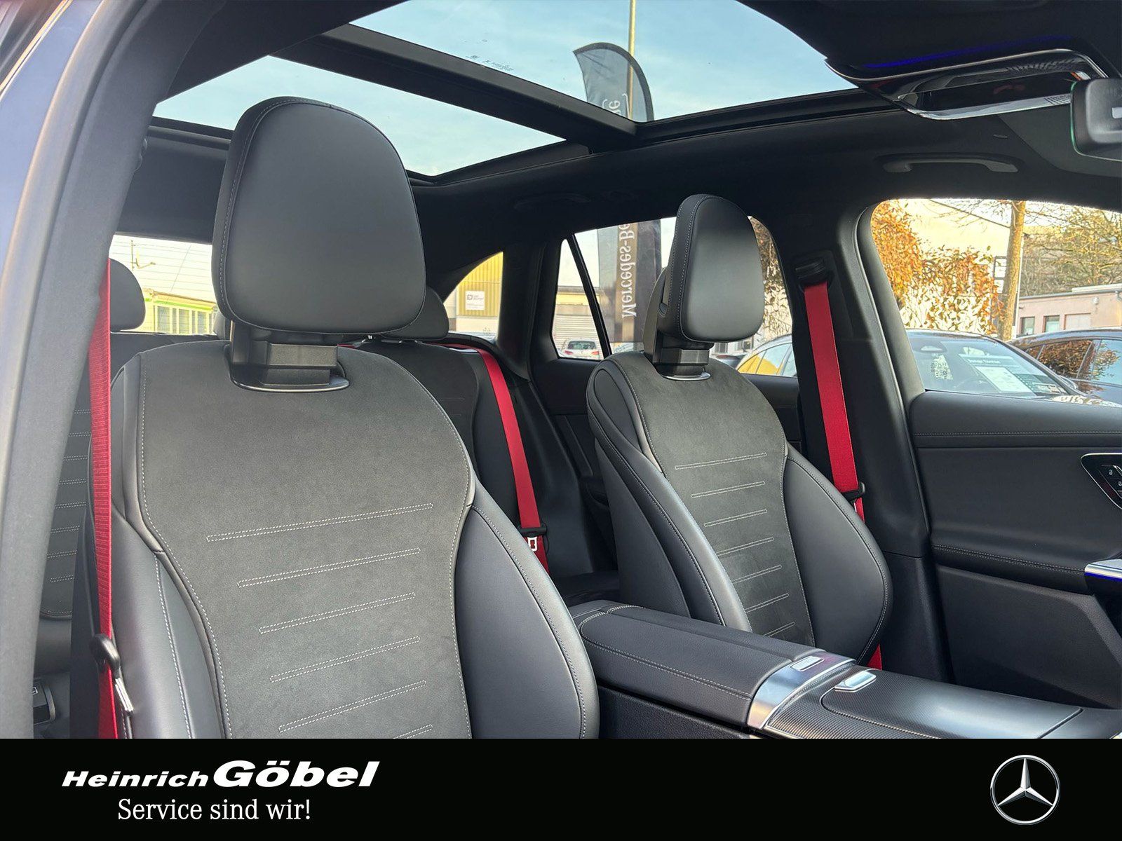 Fahrzeugabbildung Mercedes-Benz GLC 300 d 4M AMG*PANO*AHK*20ZOLL*360°KAM*DISTRON