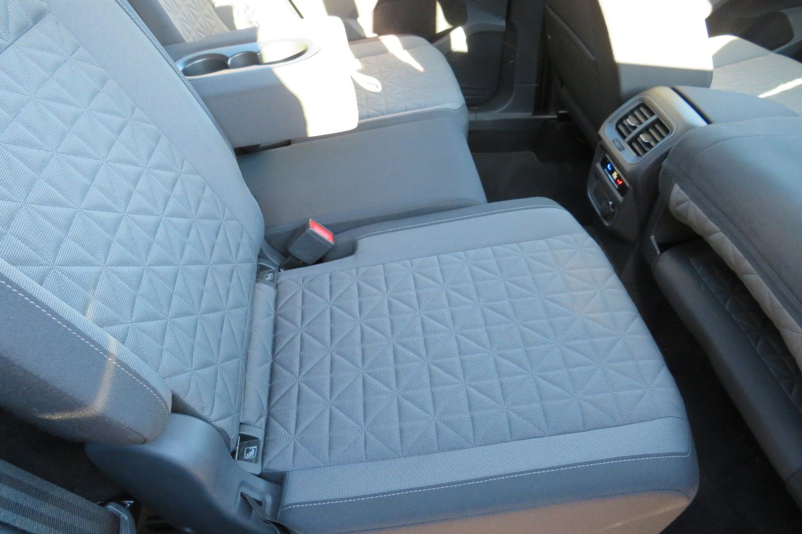 Fahrzeugabbildung Volkswagen Tiguan Life TDI DSG AHK NAVI KAMERA LED ACC GJ