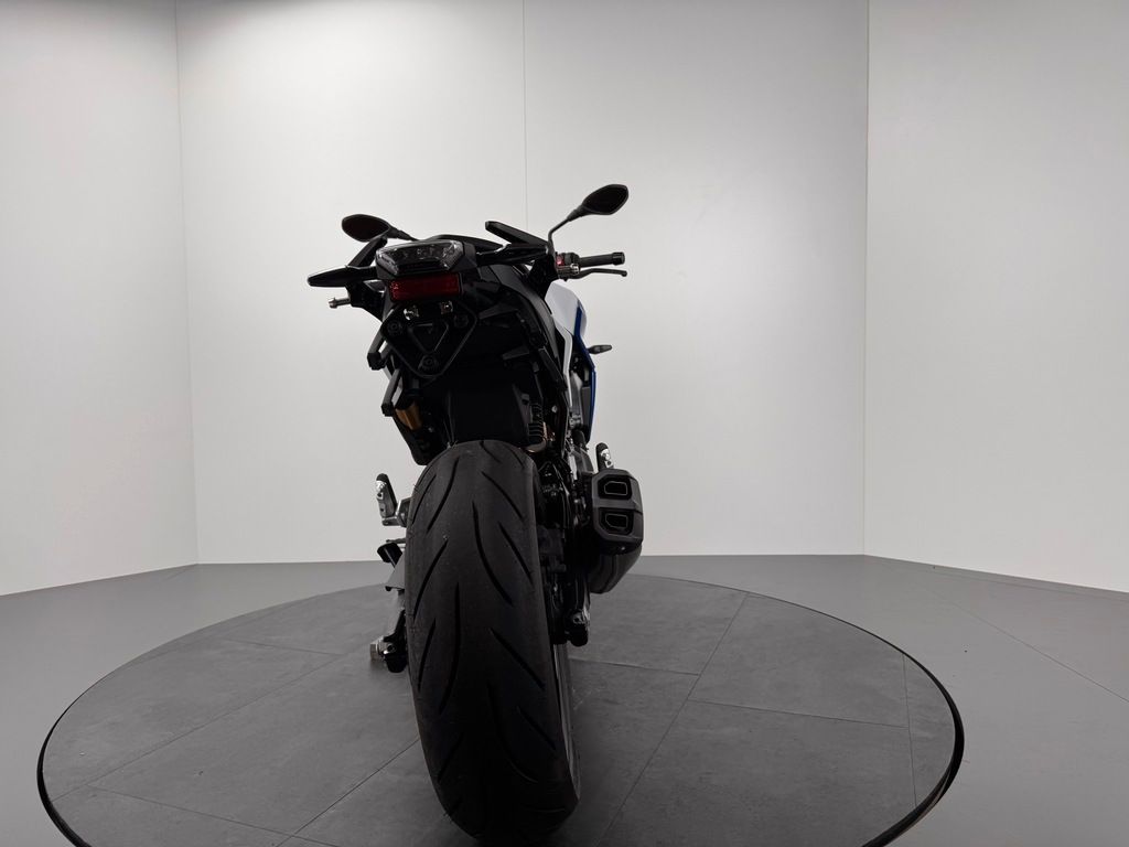 Fahrzeugabbildung BMW F900 R *NEUWERTIG *VOLL *1.HAND