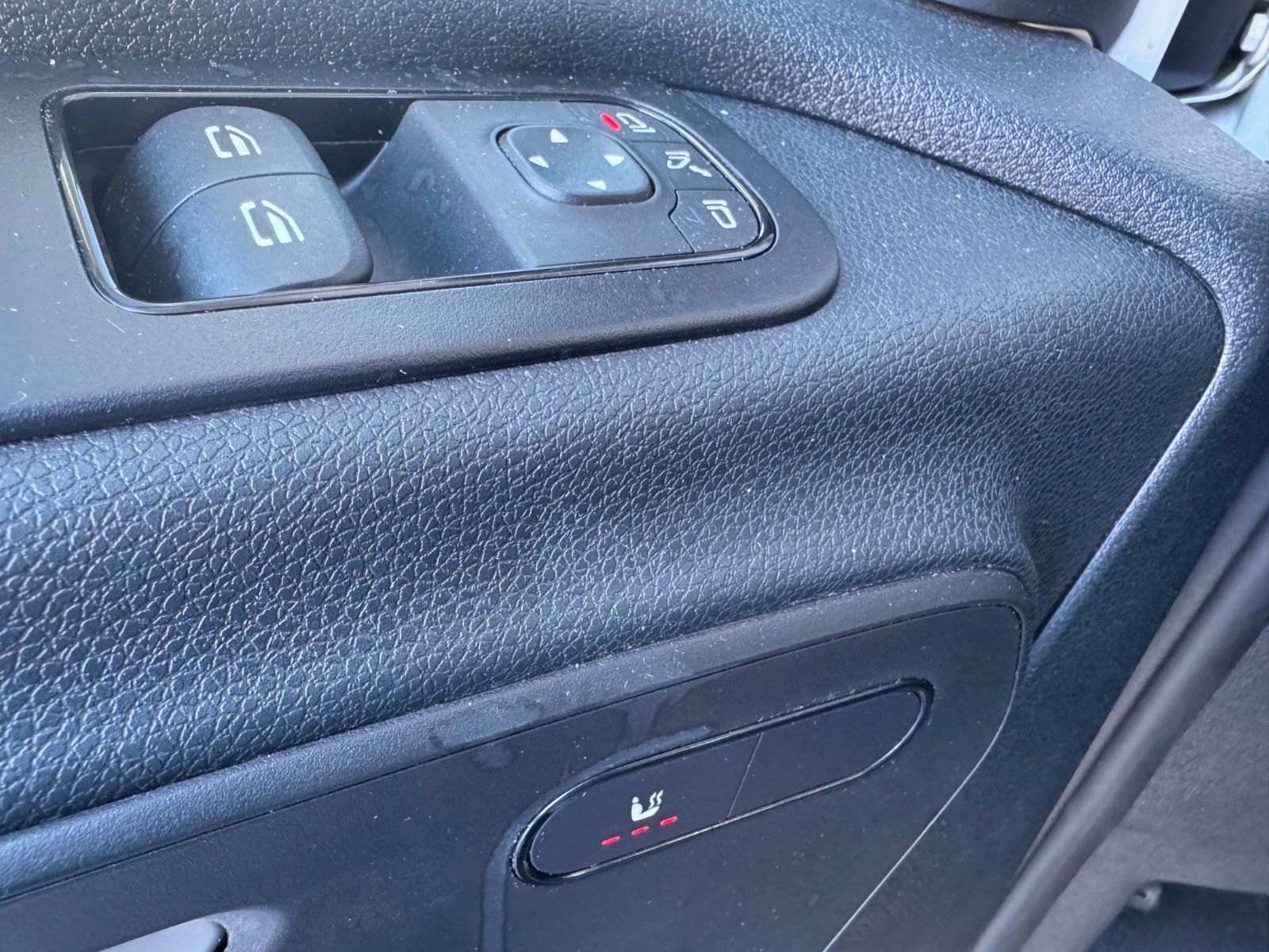 Fahrzeugabbildung Mercedes-Benz Sprinter 317 CDI 3665 Klima 360 Schwingsitz