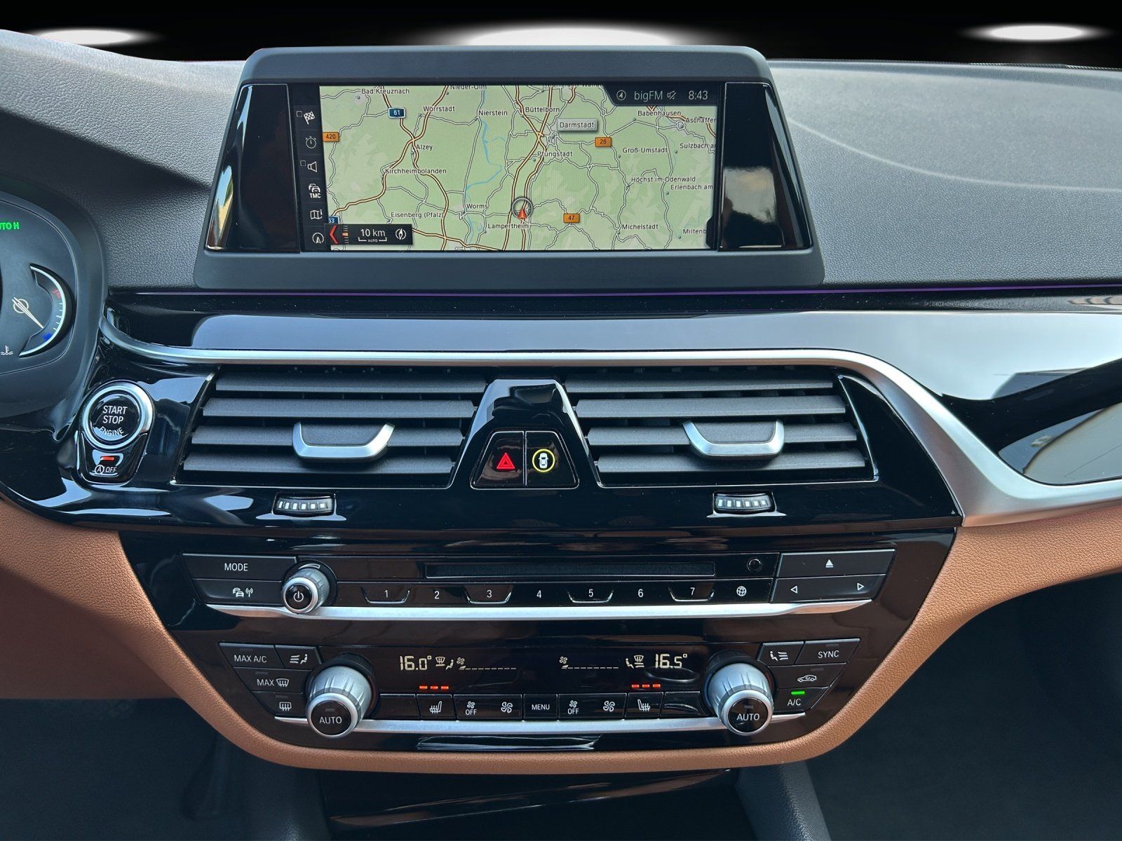 Fahrzeugabbildung BMW 530i Limousine Aut./KAMERA/LED/HUD/LEDER/