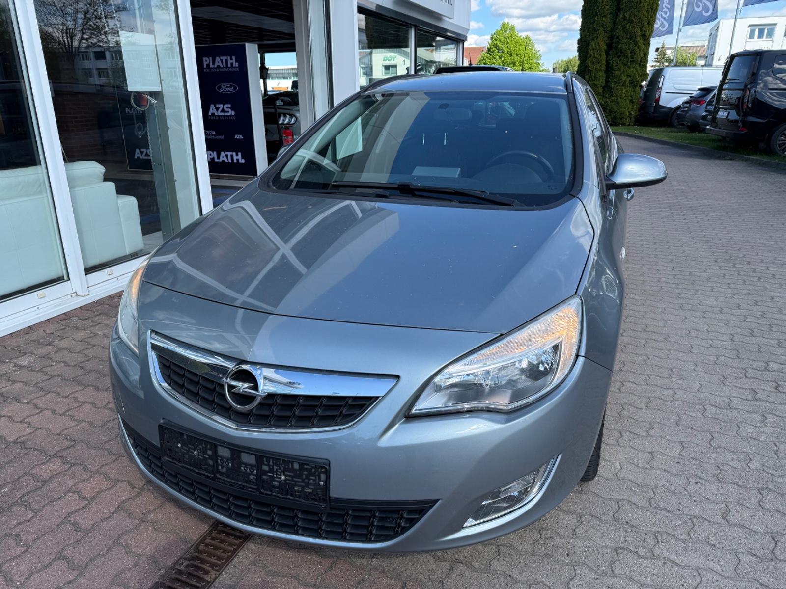 Opel Astra J Sports Tourer Design Edition