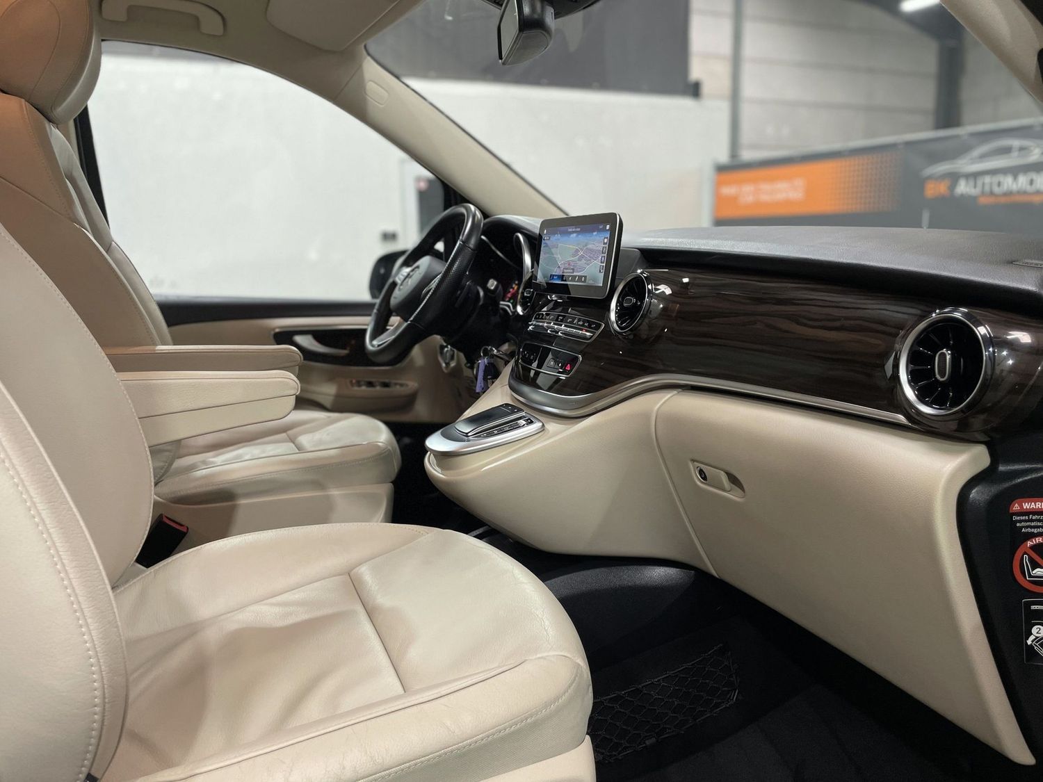 Fahrzeugabbildung Mercedes-Benz V 300 d Marco Polo EDITION AMG Night 4M#Küche#36
