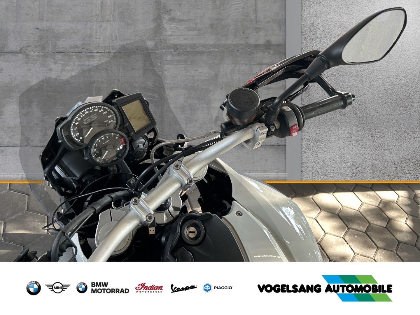 Fahrzeugabbildung BMW F 800 GS Tieferlegung, Heizgriffe, LED-Blinkleuc
