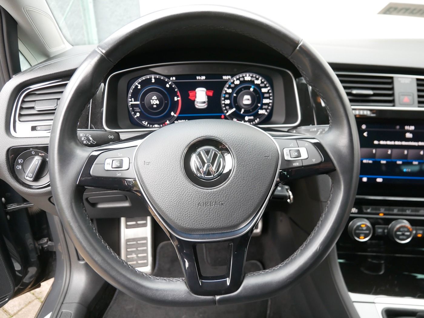 Fahrzeugabbildung Volkswagen Golf VII 1.6TDI Join NAVI SHZ PDC