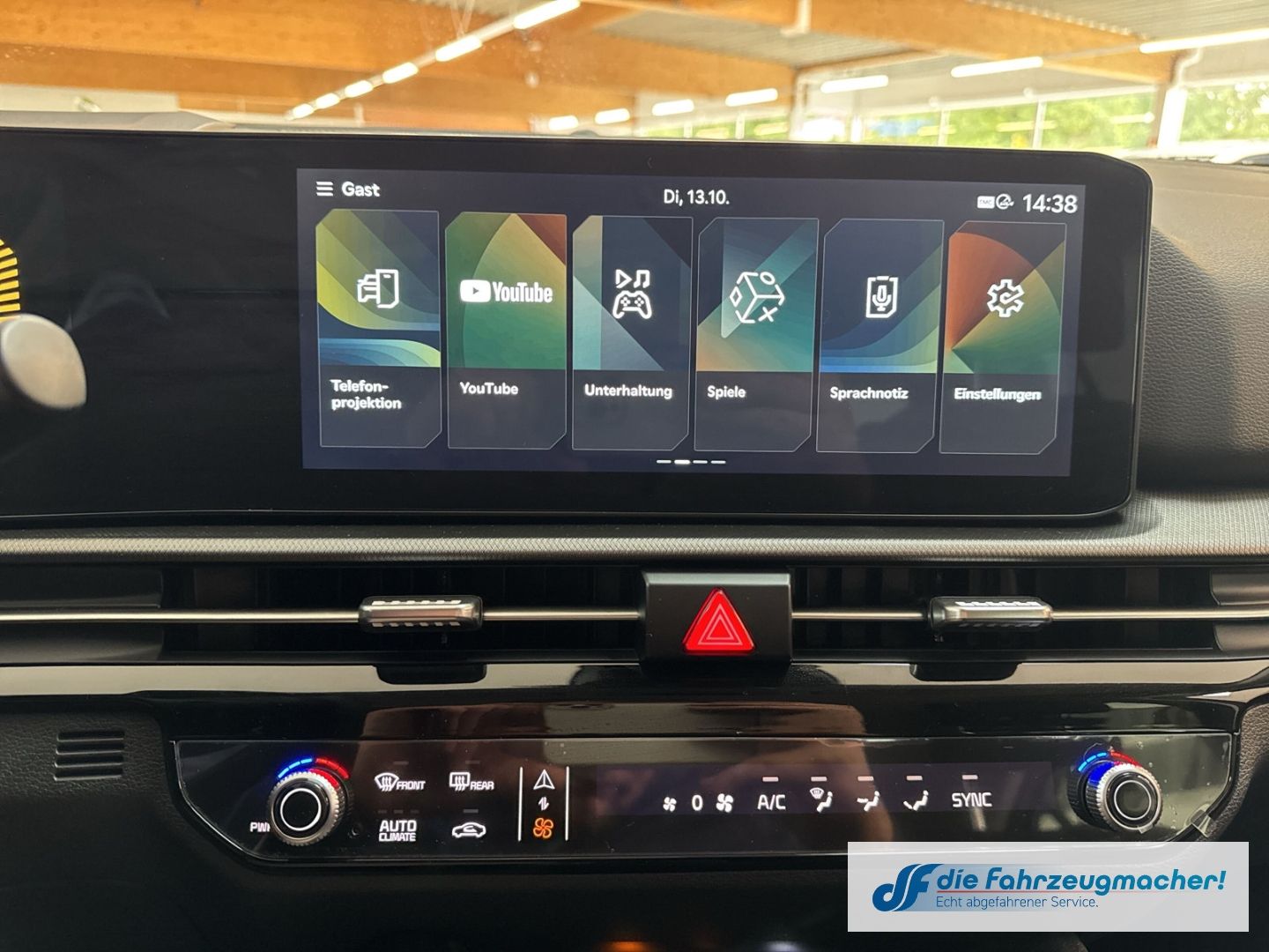 Fahrzeugabbildung Kia Sportage 1.6 T-GDI AWD 7DCT 2-Zonen-Klimaautomat