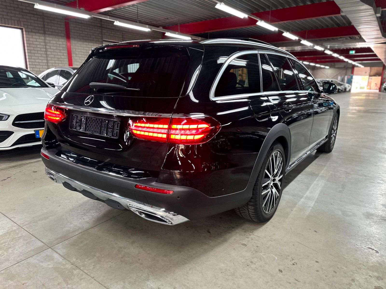 Mercedes-Benz E-klasse All-Terrain 220 d 4MATIC, Lichte schade imagem 3