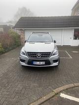 Mercedes-Benz ML 63 AMG 4MATIC AMG - graue Mercedes-Benz ML-Klasse