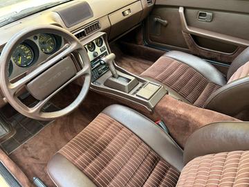صورة 9 لـ 1984 Porsche 944
