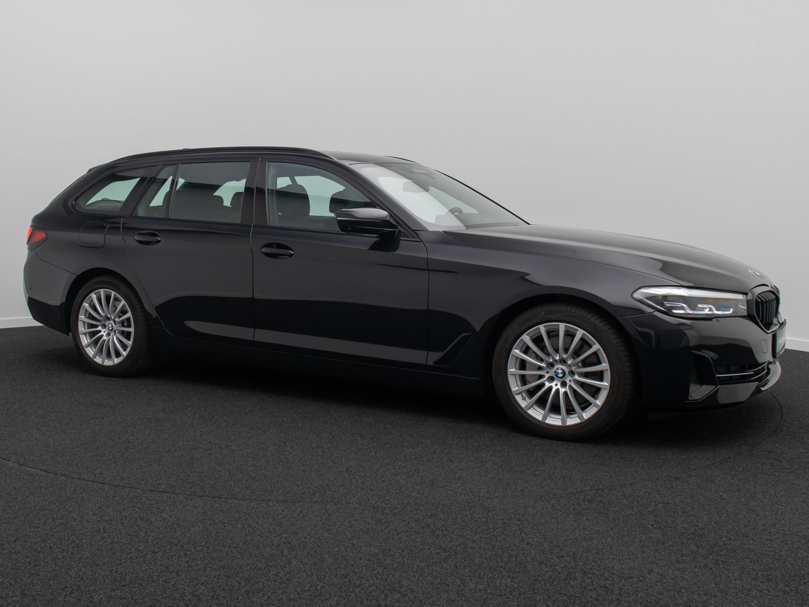 Fahrzeugabbildung BMW 530e xD 360°HUD DAB H/K 4xKlima Komfort AHK ACC