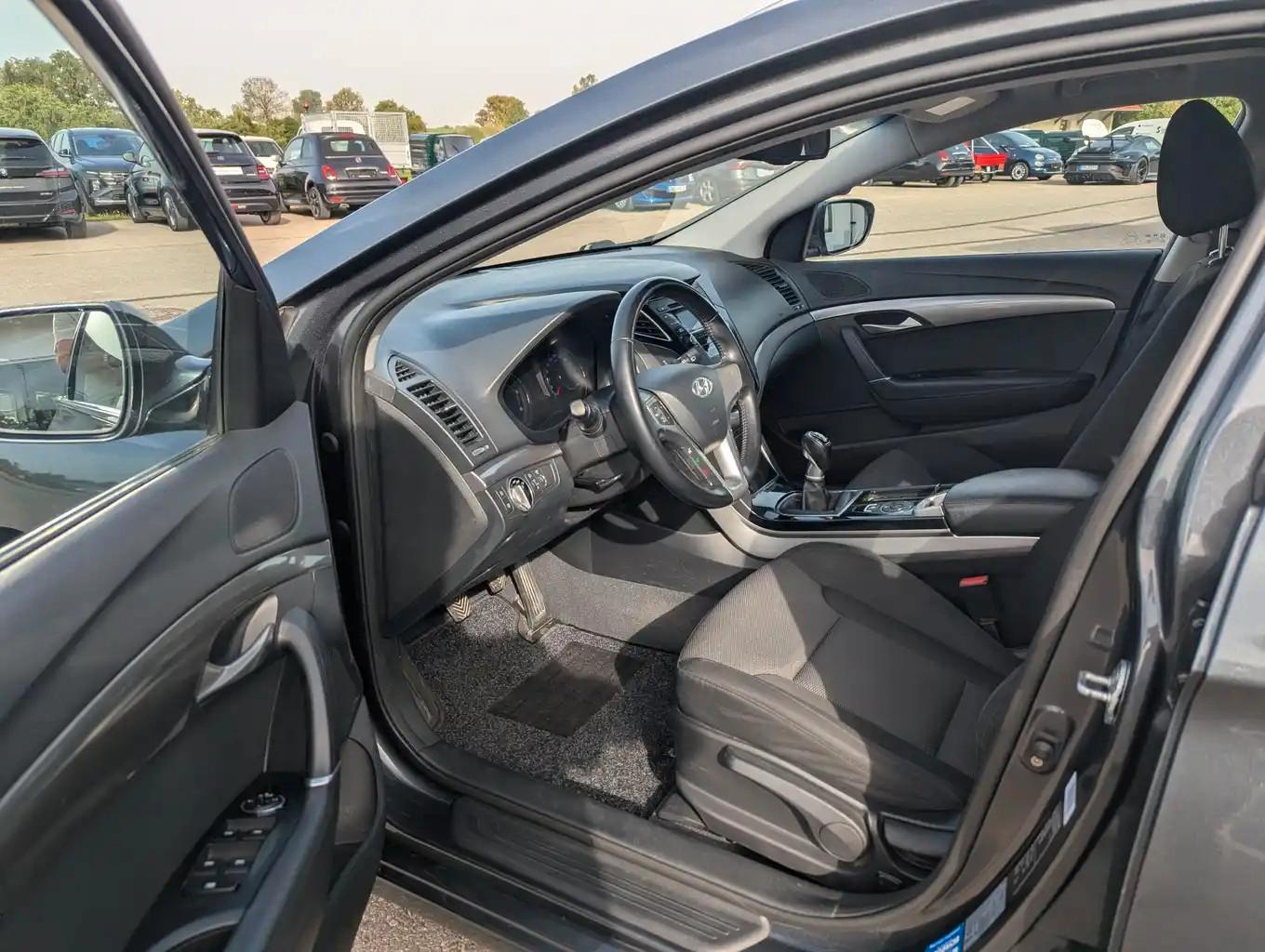 Hyundai i40 2013 — photo 9