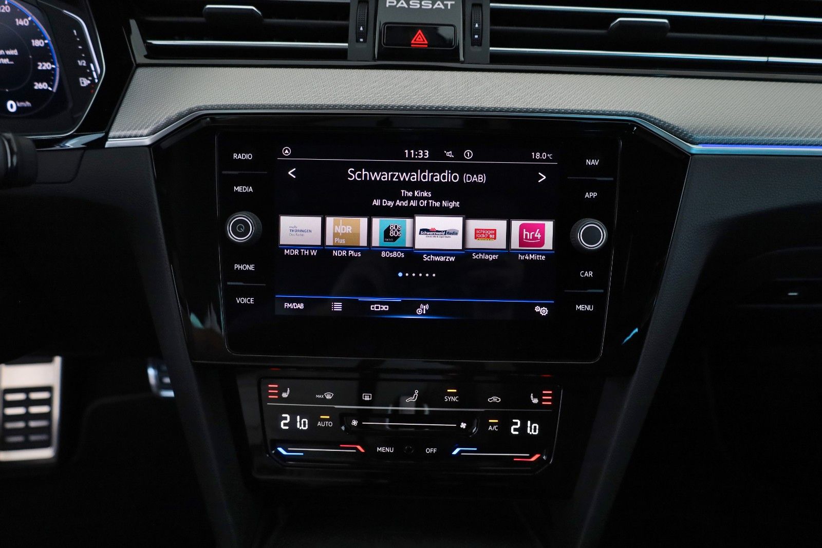 Fahrzeugabbildung Volkswagen Passat Variant R Line Leder,Navi,LED,ACC,CarPlay