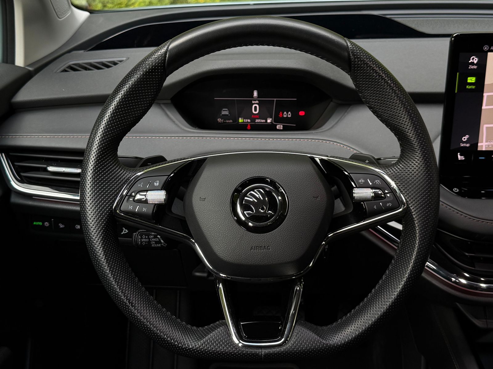Fahrzeugabbildung SKODA Enyaq 80 x Suite CCS+MATRIX+KAM+AHK+LEDER+SPORT