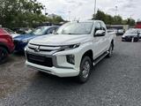 Mitsubishi L200 Basis Club Cab 4WD - weiße Mitsubishi L200