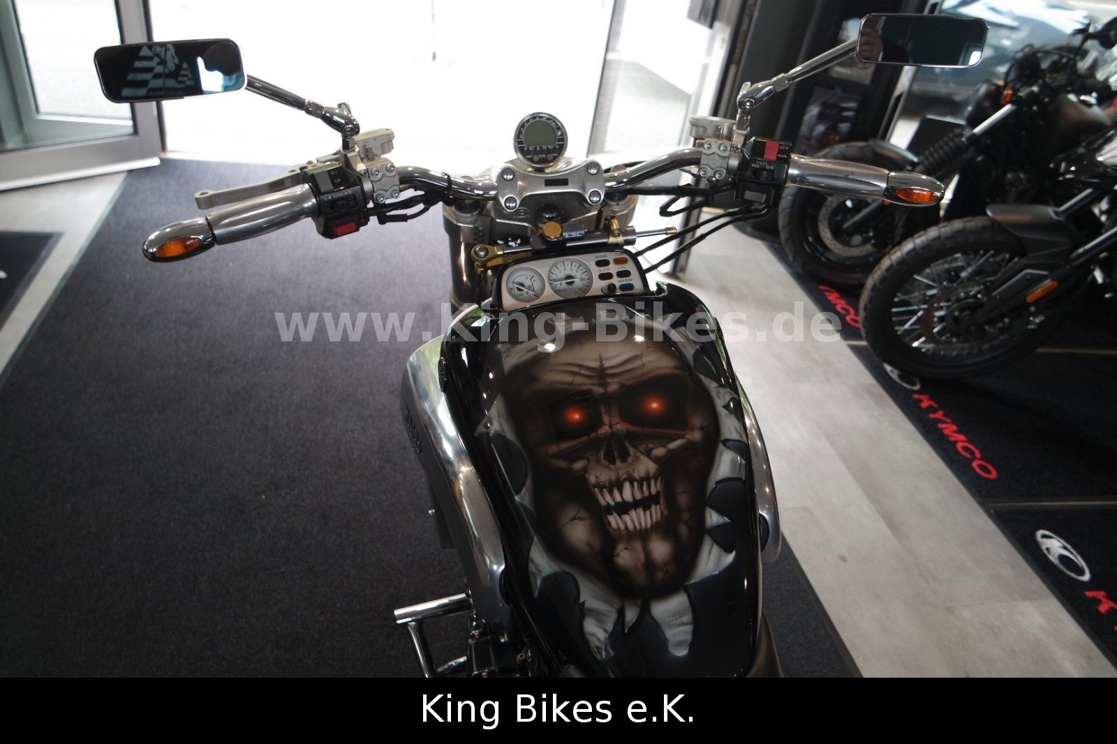Fahrzeugabbildung Yamaha Vmax 1200 - Billet - White Power - Supertrapp