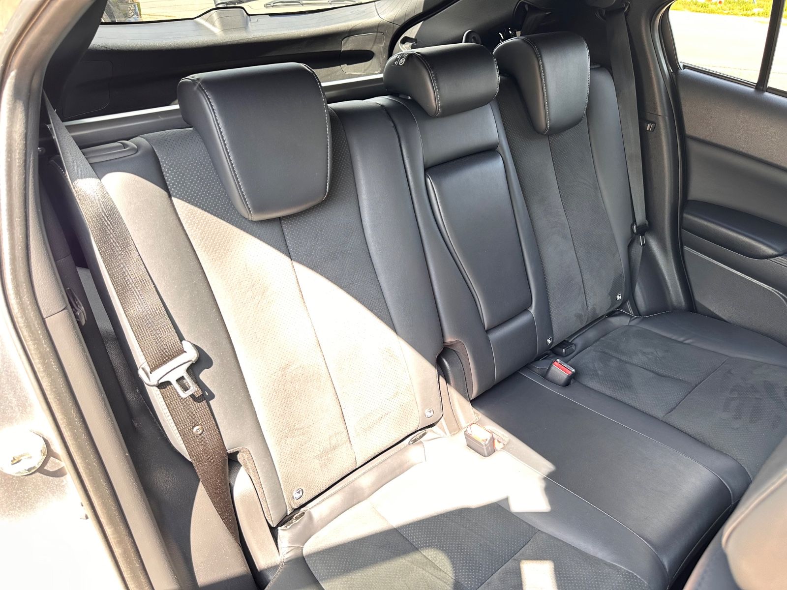 Fahrzeugabbildung Mitsubishi Eclipse Cross 2.4 Hybrid 4WD Select AHK/ACC/360°