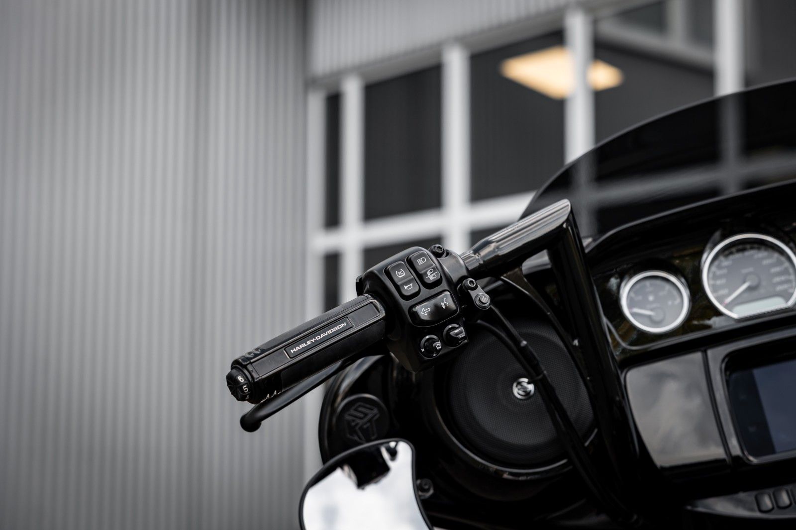 Fahrzeugabbildung Harley-Davidson STREET GLIDE SPECIAL 114 KESSTECH - LAST EDITION