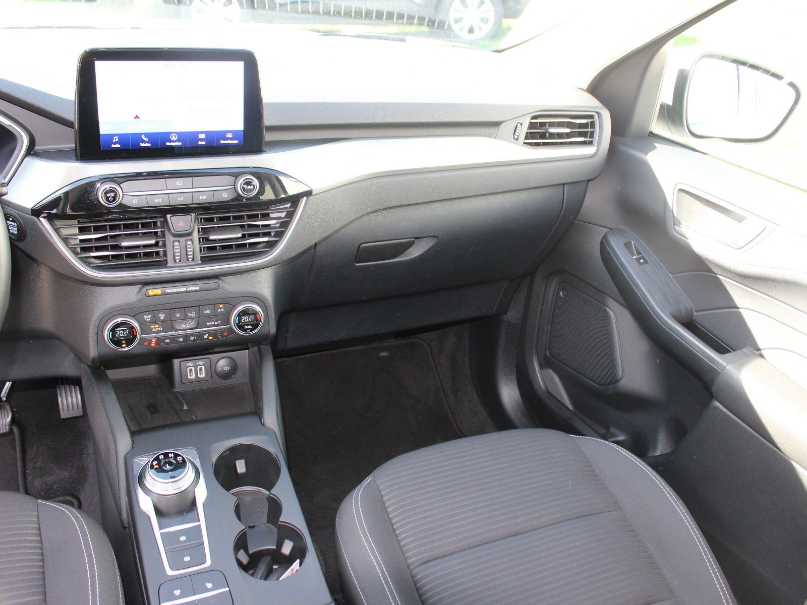 Fahrzeugabbildung Ford Kuga Plug-In Hybrid Titanium 2,5 Duratec