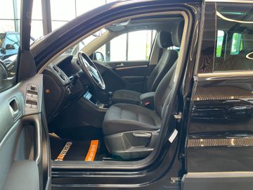 Volkswagen Tiguan Sport & Style 4Motion *NAVI*AHK*XENON*RFK