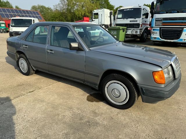 Mercedes-Benz 200-serie **W124-250D 5CYL**