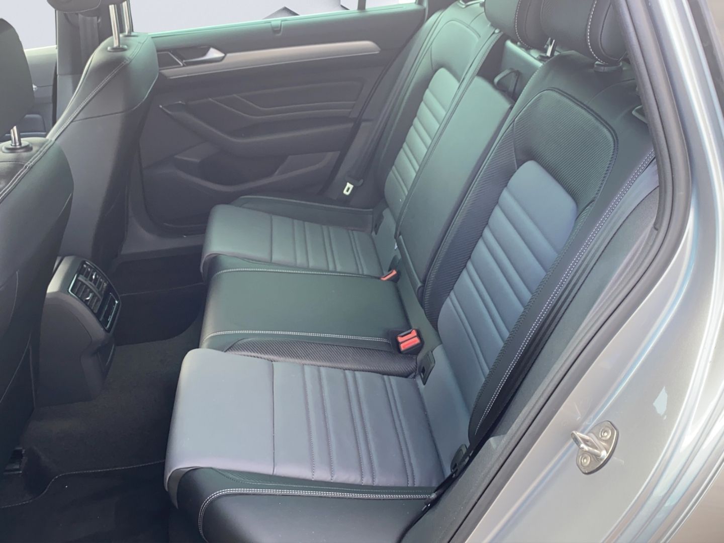 Passat Variant Elegance 1.5TSI DSG LED AHZV R-Li