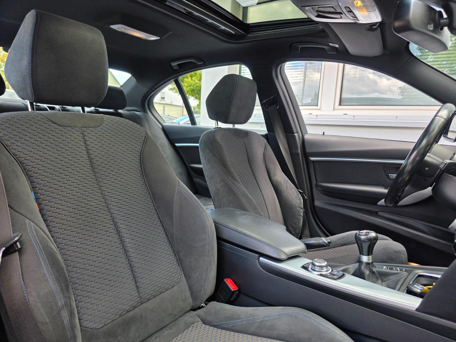 BMW 320 i M Sport*1.Hand*Scheckheft gepflegt*Ambient