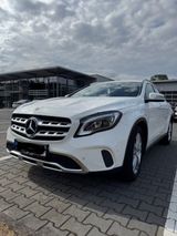 Mercedes-Benz GLA 180 | EZ 2019 | Parkpilot  - Mercedes gla gebraucht
