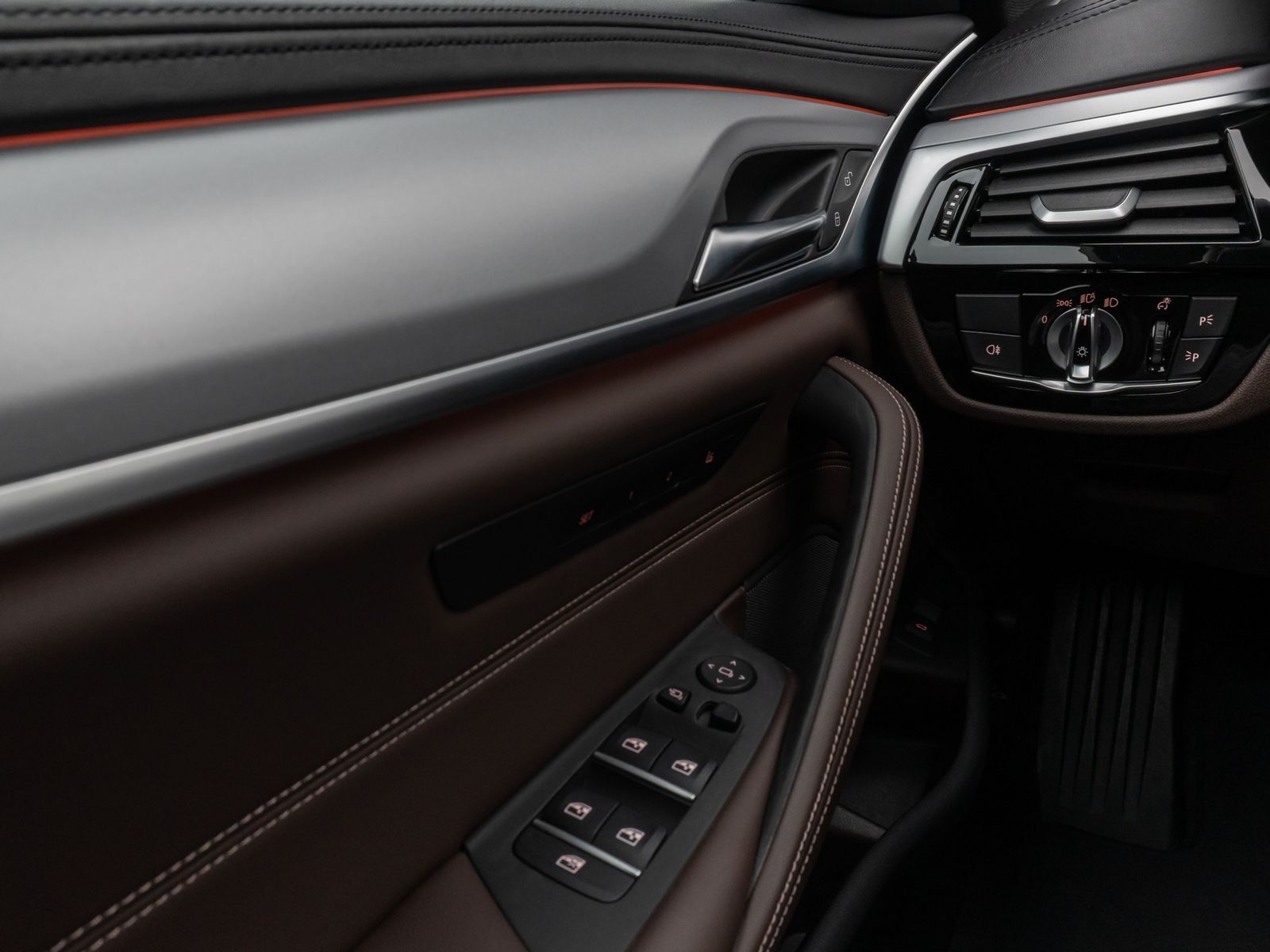 Fahrzeugabbildung BMW 520d xD Panorama Massage HUD H/K Individual-Voll