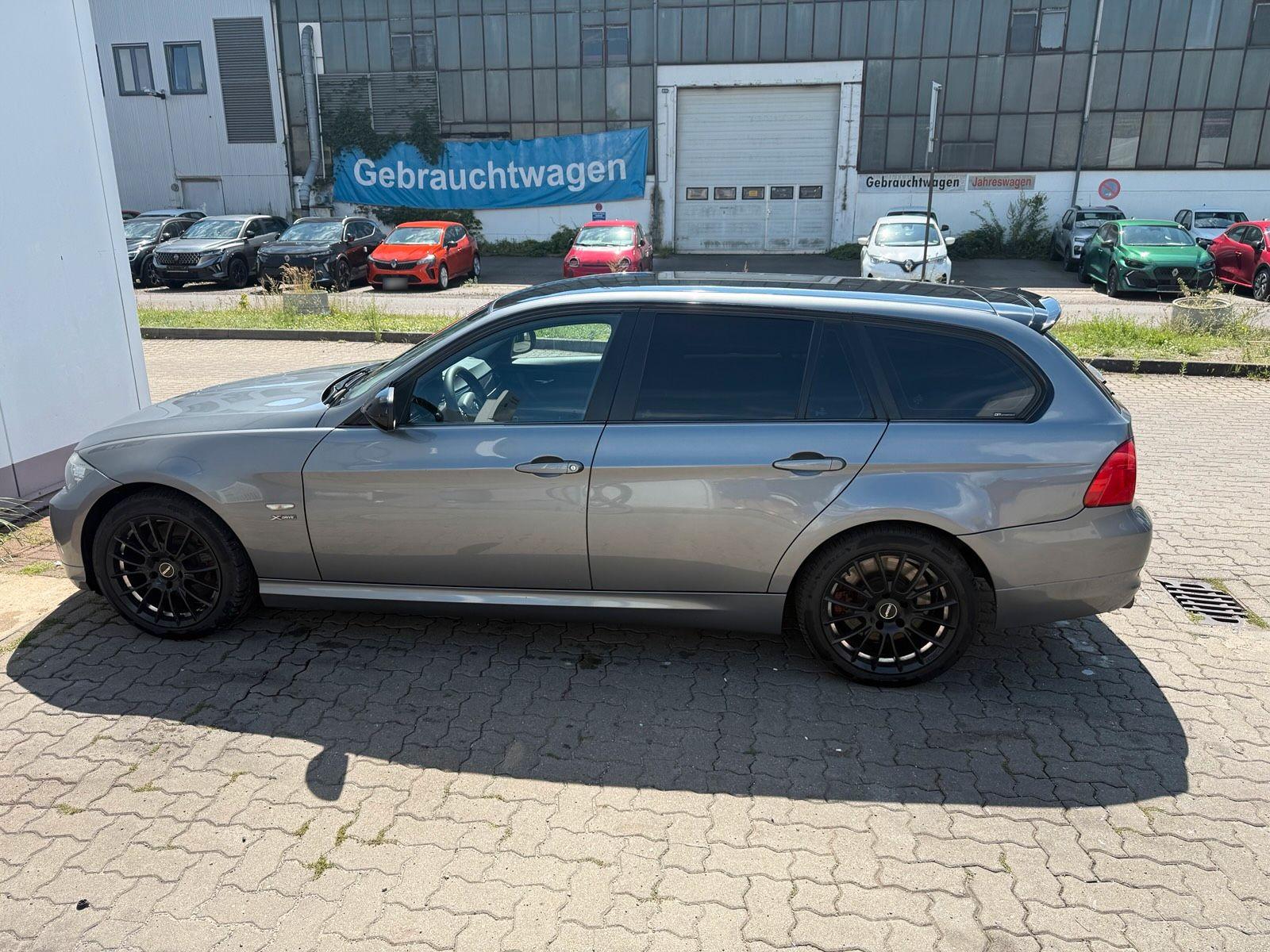 BMW 330 2011 — photo 9