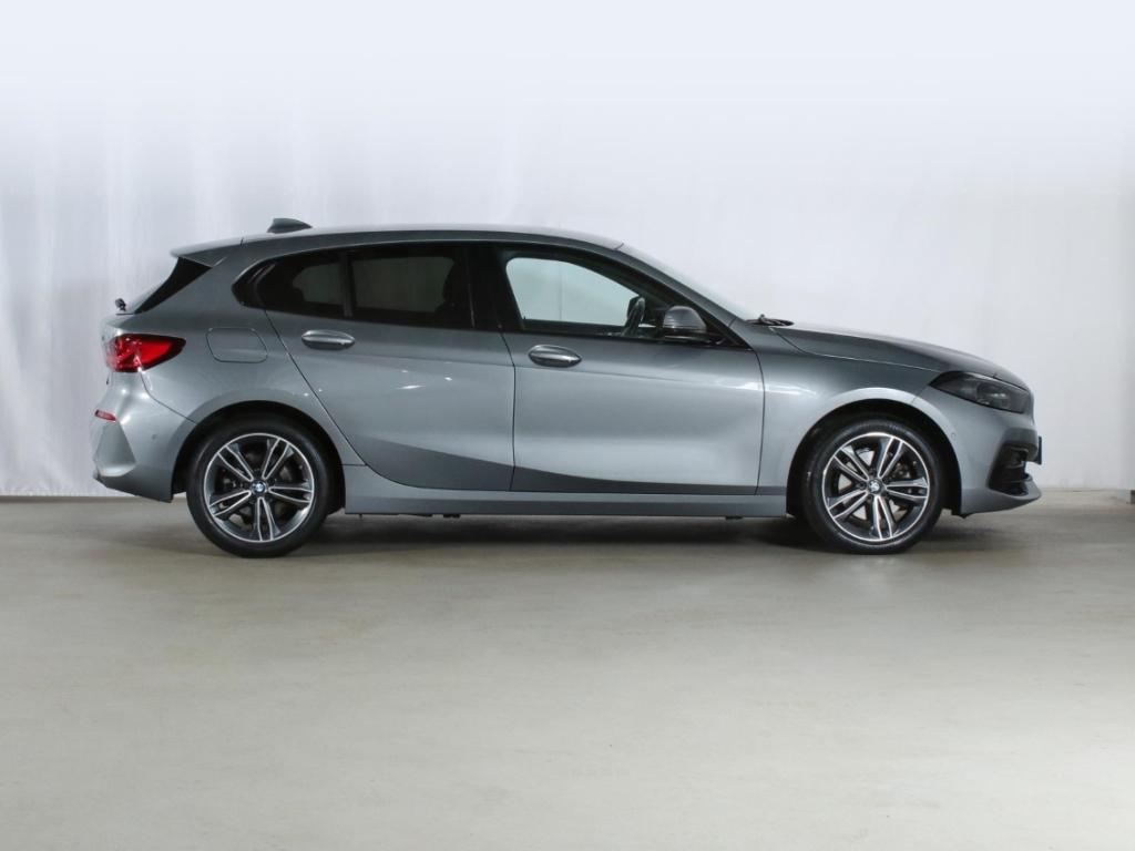 BMW 118 i Sport Line LED Navi Sportsitze LenkHZG, миниатюра 4