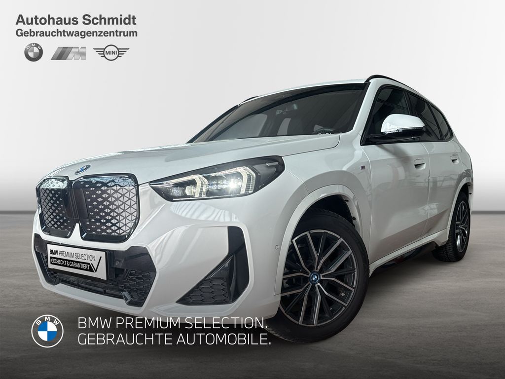 BMW iX1